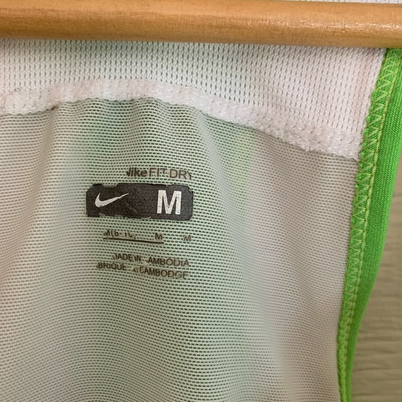 Bundle 2 Nike workout tanks - Picture 8 of 10